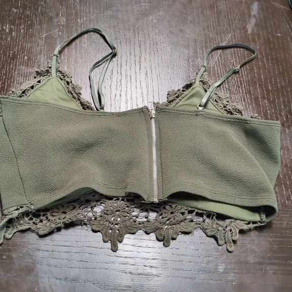 Windsor Green Crochet Crop Top Size Large - Picture 6 of 10